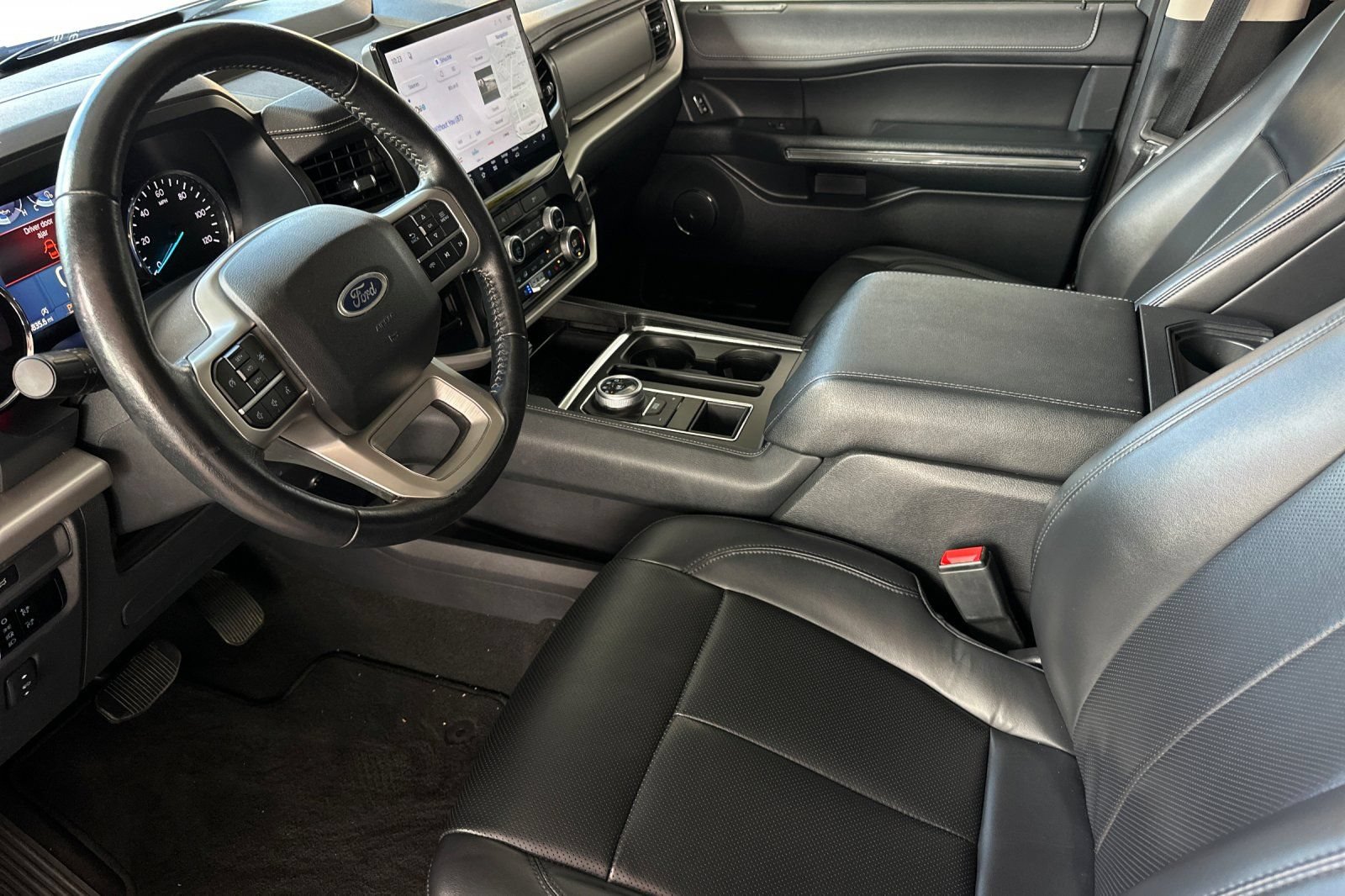 Certified 2024 Ford Expedition Max XLT RWD image 9