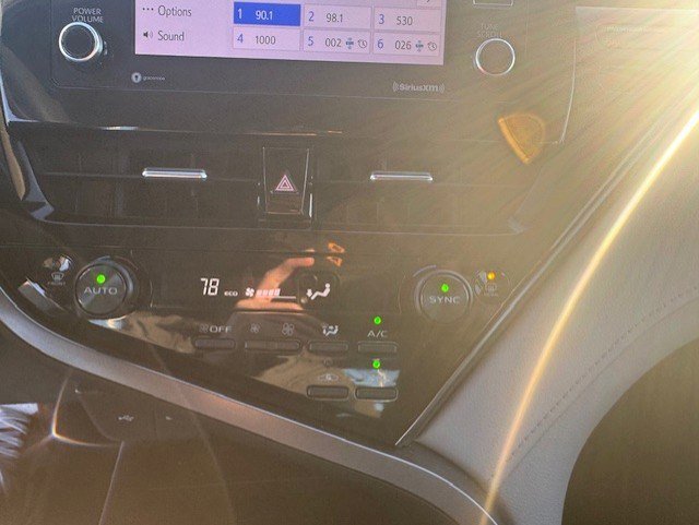 Used 2022 Toyota Camry LE FWD image 18