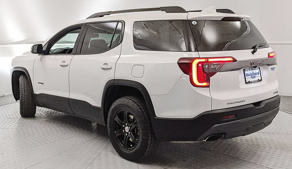 Used 2023 GMC Acadia AT4 w/ Technology Package AWD/4WD image 4