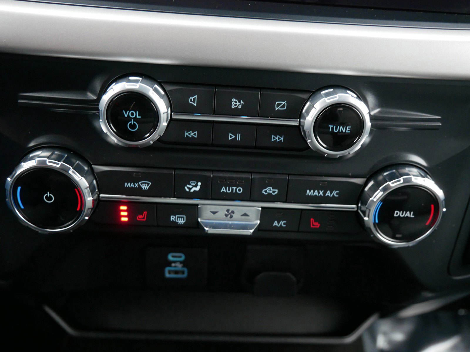 Certified 2022 Ford F150 XLT w/ Equipment Group 302A High image 27