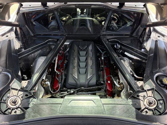 Used 2024 Chevrolet Corvette Stingray Preferred Cpe w/ Body-Color Dual Roof Package RWD image 30