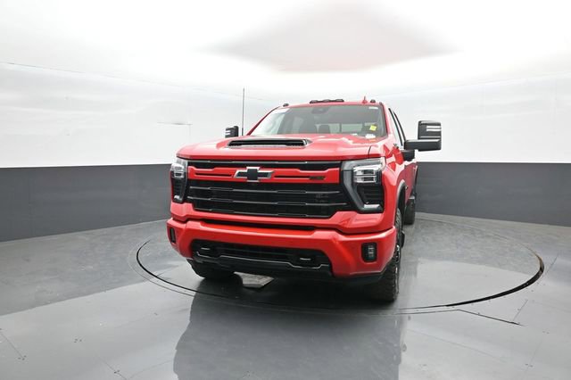 Used 2024 Chevrolet Silverado 2500 LTZ w/ LTZ Plus Package image 3