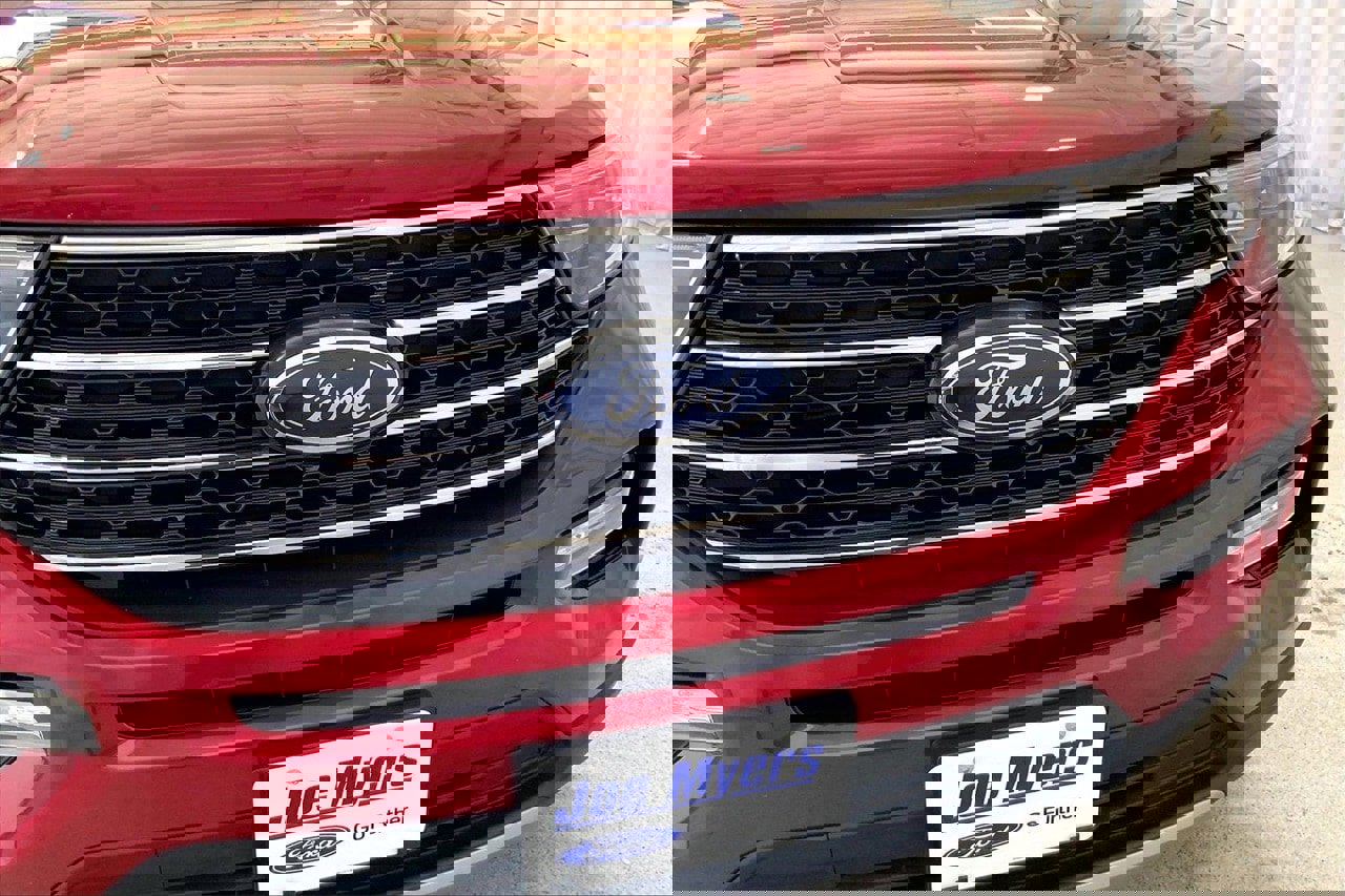 Certified 2022 Ford Explorer XLT w/ Equipment Group 202A image 30