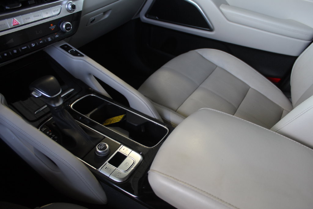 Used 2023 Kia Telluride EX w/ EX Captain's Chair Package FWD image 20