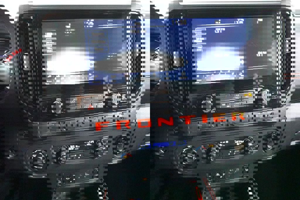 Used 2025 Nissan Frontier PRO-4X w/ Pro Premium Package AWD/4WD image 15