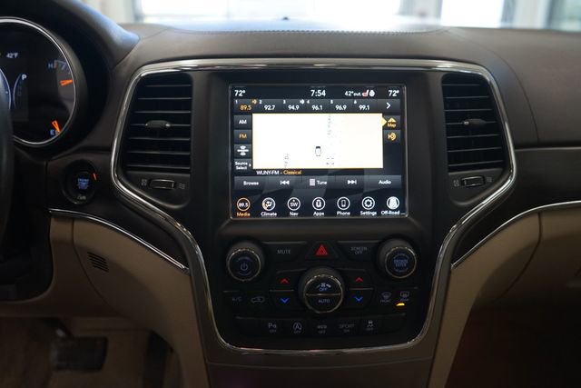Used 2018 Jeep Grand Cherokee Overland AWD/4WD image 24
