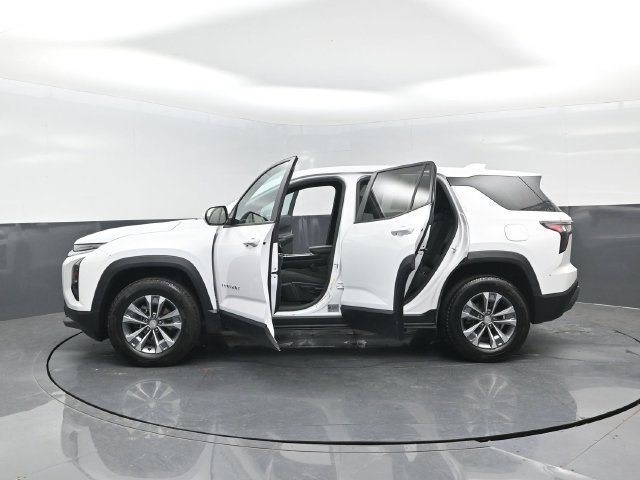 Used 2025 Chevrolet Equinox LT AWD/4WD image 29