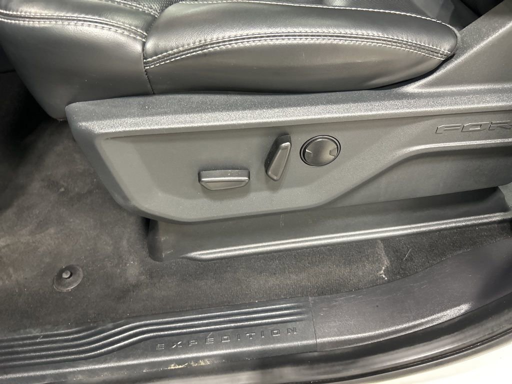 Certified 2025 Ford Expedition Max Platinum AWD/4WD image 12