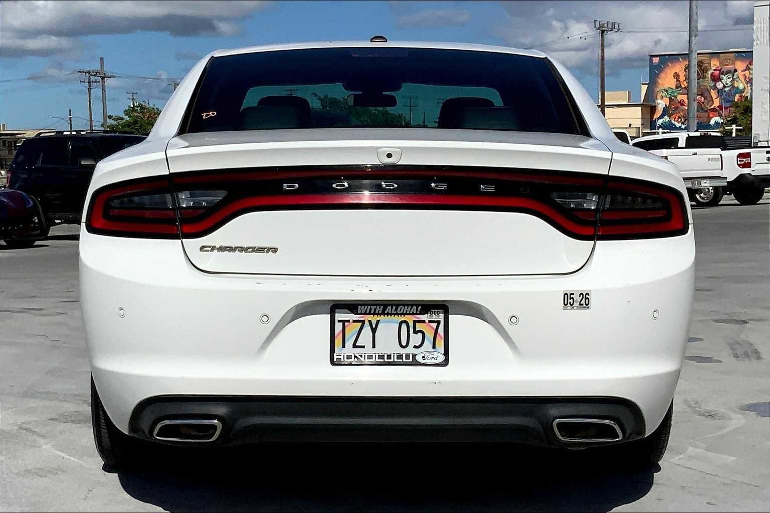 Used 2021 Dodge Charger SXT w/ Leather Interior Group image 2