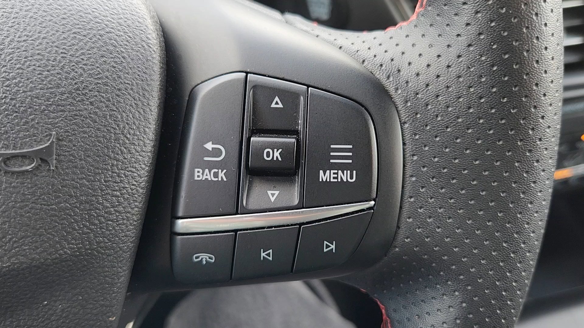 Certified 2025 Ford Escape ST-Line image 13