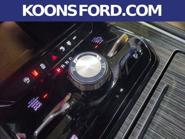 Used 2022 Jeep Wagoneer Series III w/ Rear Seat Video Group 1 AWD/4WD image 23