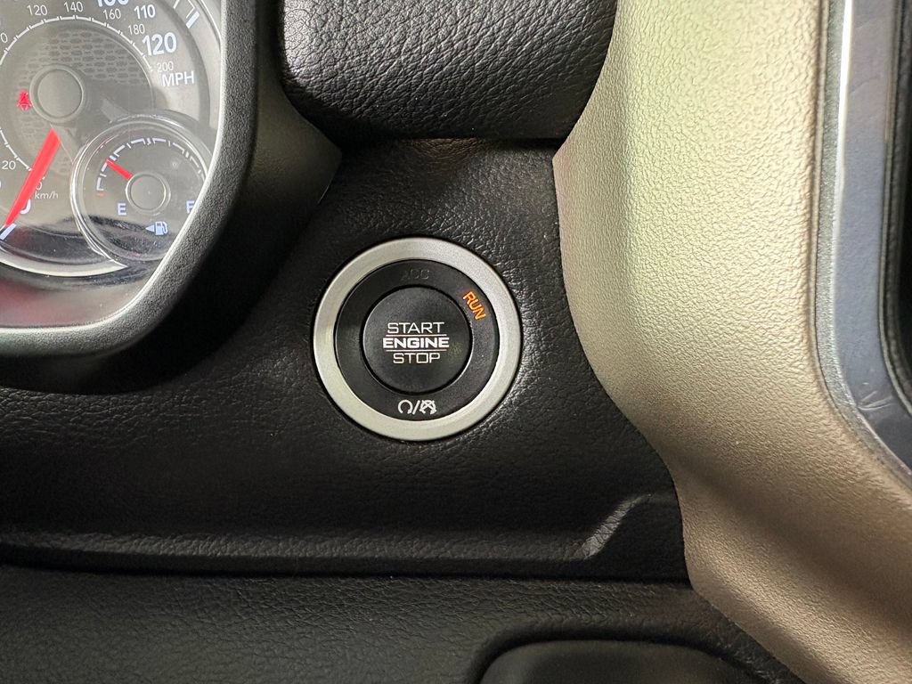 Used 2019 RAM 1500 Laramie AWD/4WD image 22
