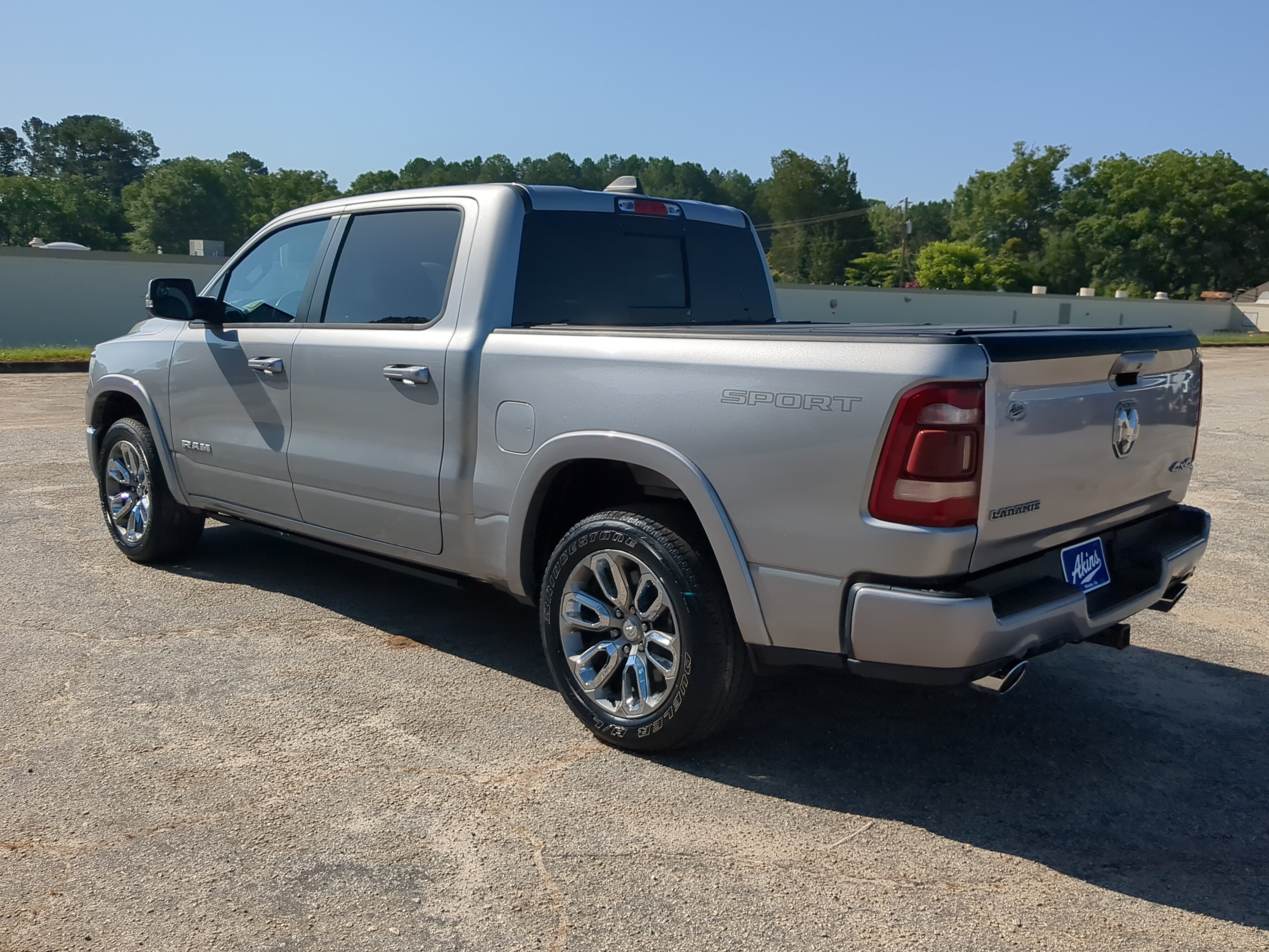 Used 2021 RAM 1500 Laramie w/ Sport Appearance Package AWD/4WD image 5