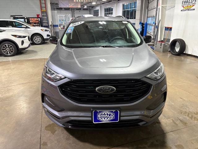 Certified 2024 Ford Edge SE w/ Black Appearance Package AWD/4WD image 3