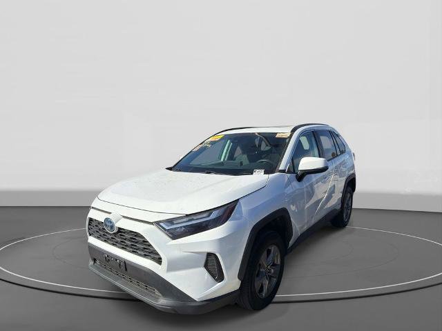 Used 2022 Toyota RAV4 XLE w/ Convenience Package AWD/4WD image 3