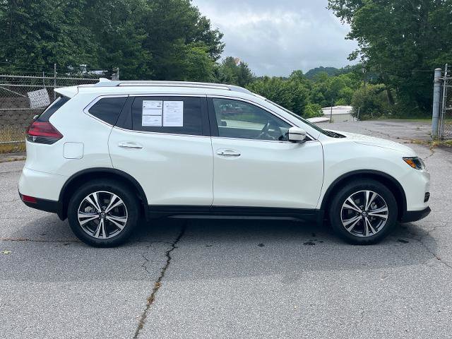 Used 2019 Nissan Rogue SV w/ Premium Package FWD image 2