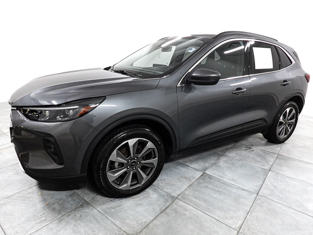 Certified 2025 Ford Escape Platinum AWD/4WD image 4