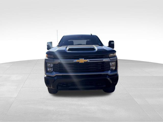Used 2024 Chevrolet Silverado 2500 Custom w/ Custom Value Package AWD/4WD image 2