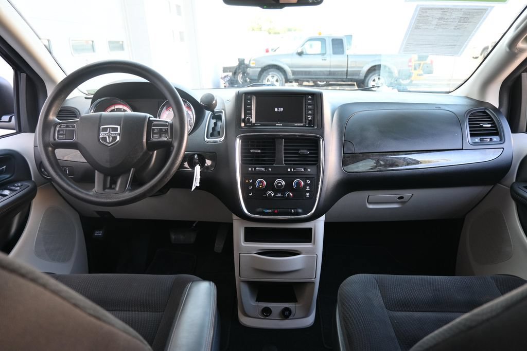 Used 2018 Dodge Grand Caravan SE w/ UConnect Hands-Free Group FWD image 25