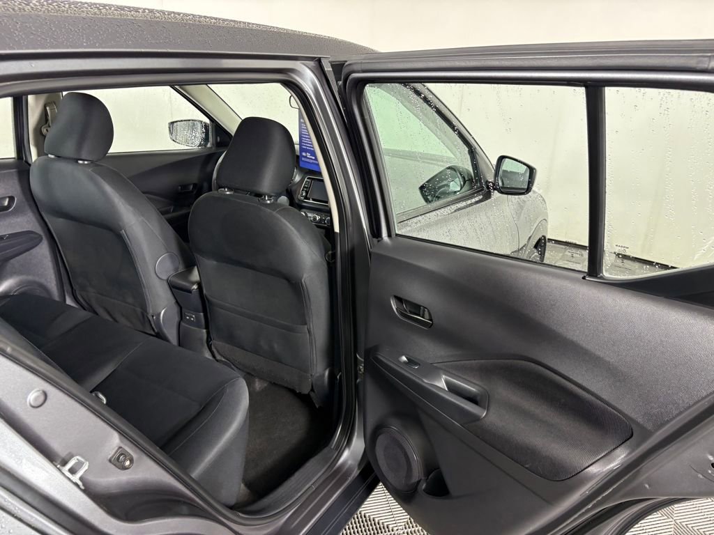 Used 2023 Nissan Kicks S image 31