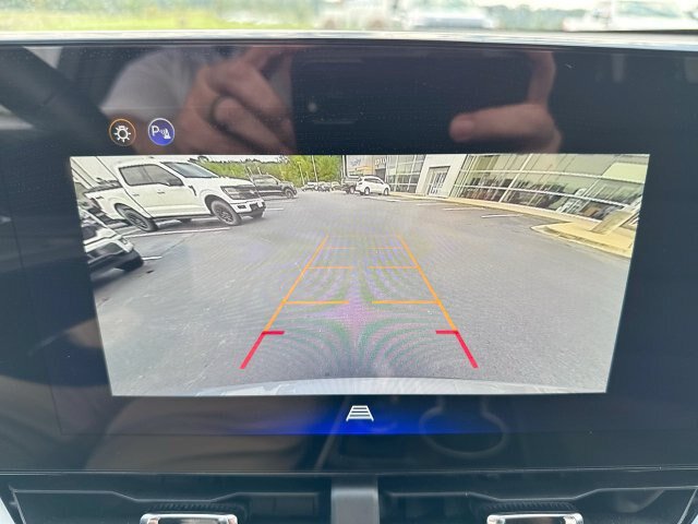 Used 2026 Chevrolet Equinox LT AWD/4WD image 17