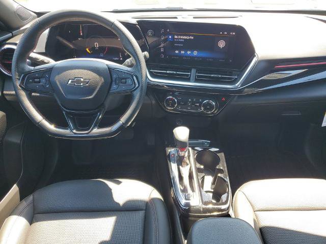 Used 2025 Chevrolet Trax RS FWD image 20