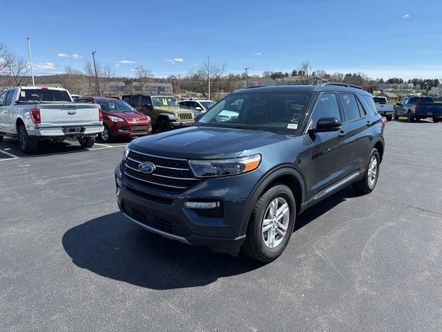 Certified 2023 Ford Explorer XLT w/ Equipment Group 202A AWD/4WD image 3
