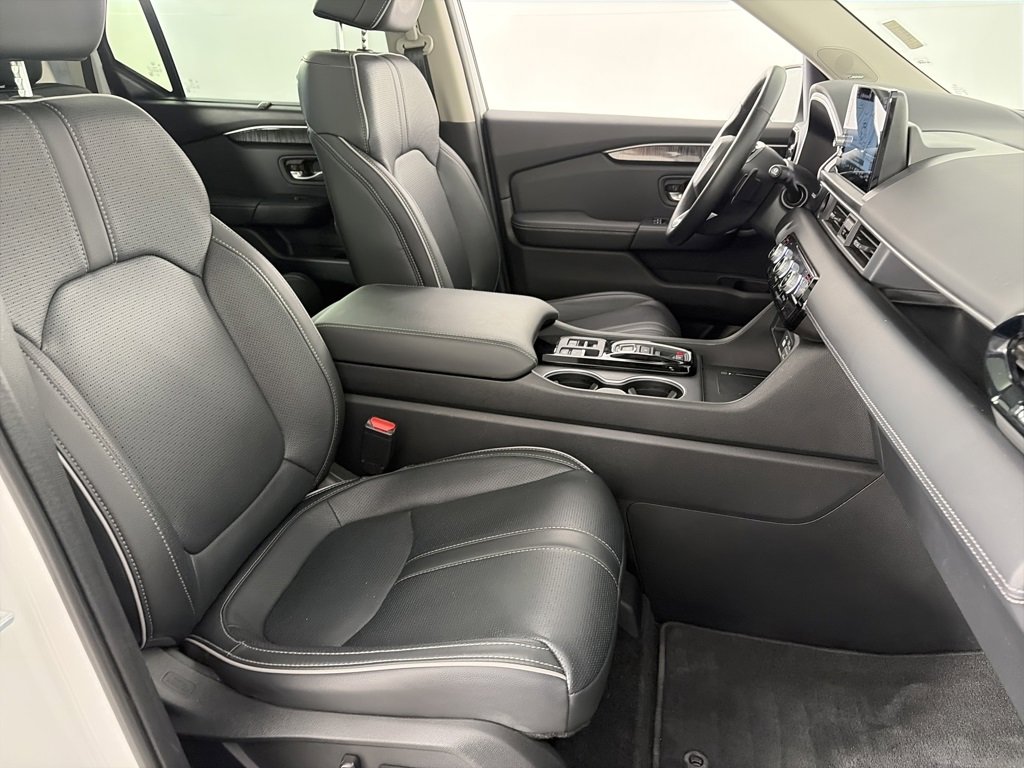 Used 2025 Honda Pilot Elite image 31