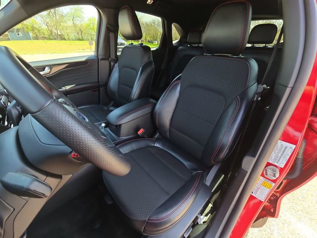 Certified 2025 Ford Escape ST-Line AWD/4WD image 11