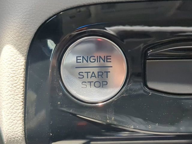 Certified 2025 Ford Escape SE w/ PHEV Premium Package FWD image 33
