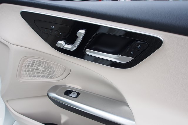 Used 2022 Mercedes-Benz C 300 Sedan image 14