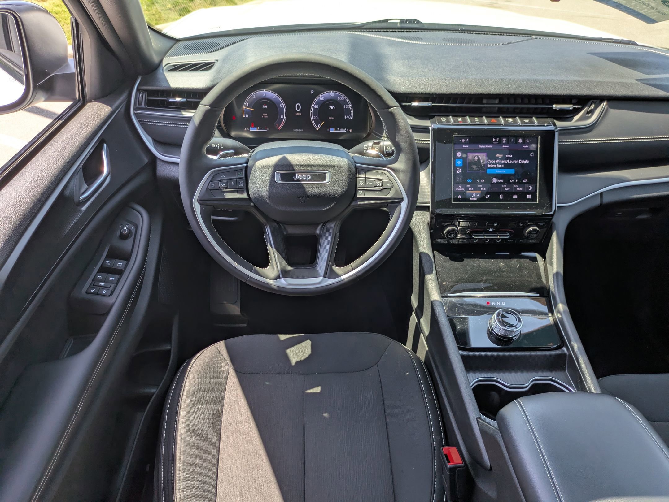 Used 2024 Jeep Grand Cherokee L Laredo w/ Luxury Tech Group I RWD image 32