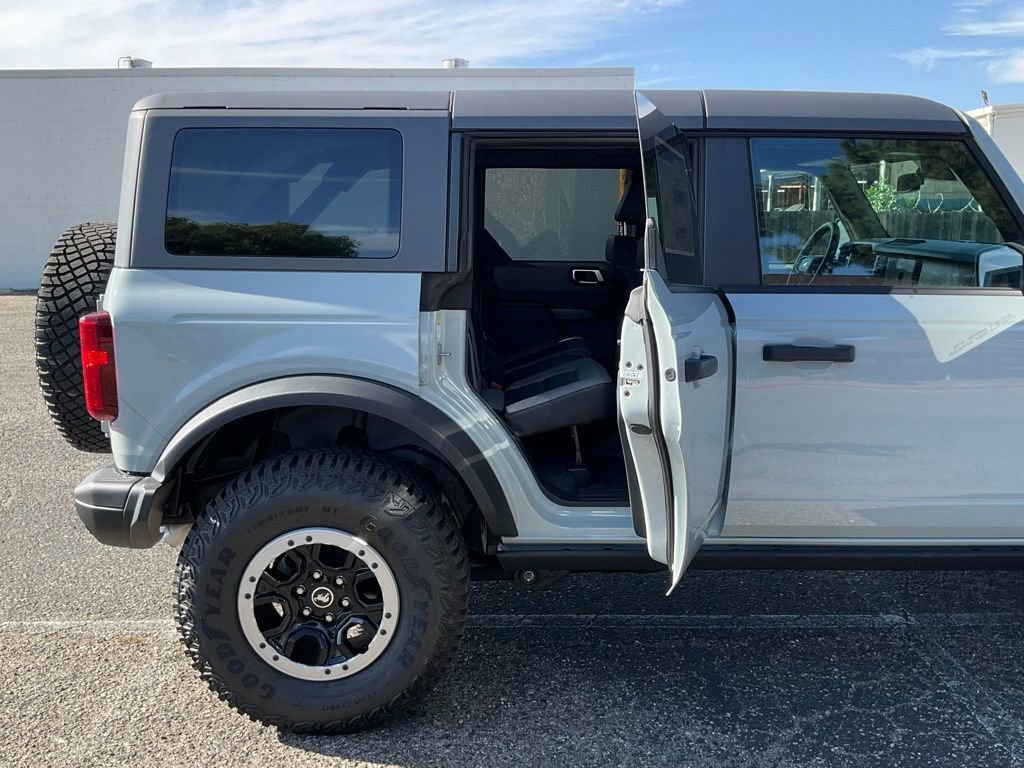 Certified 2024 Ford Bronco Black Diamond w/ Sasquatch Package image 43