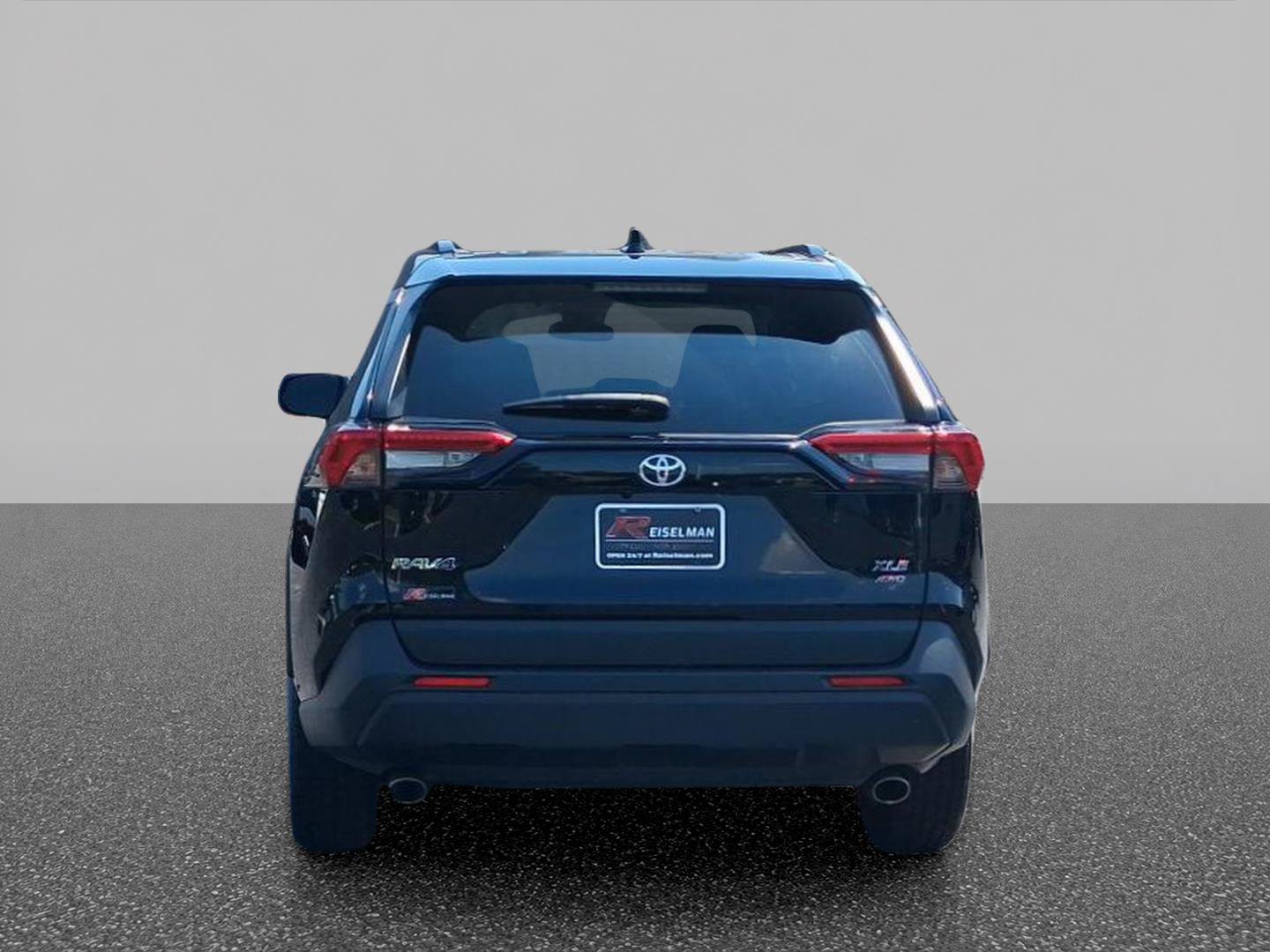 Used 2025 Toyota RAV4 XLE AWD/4WD image 5