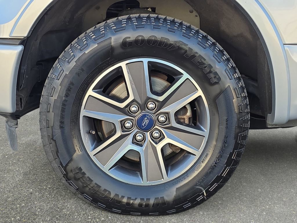 Certified 2017 Ford F150 XLT w/ Equipment Group 301A Mid image 28