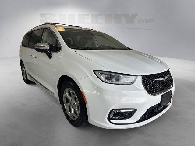 Used 2023 Chrysler Pacifica Limited FWD image 2