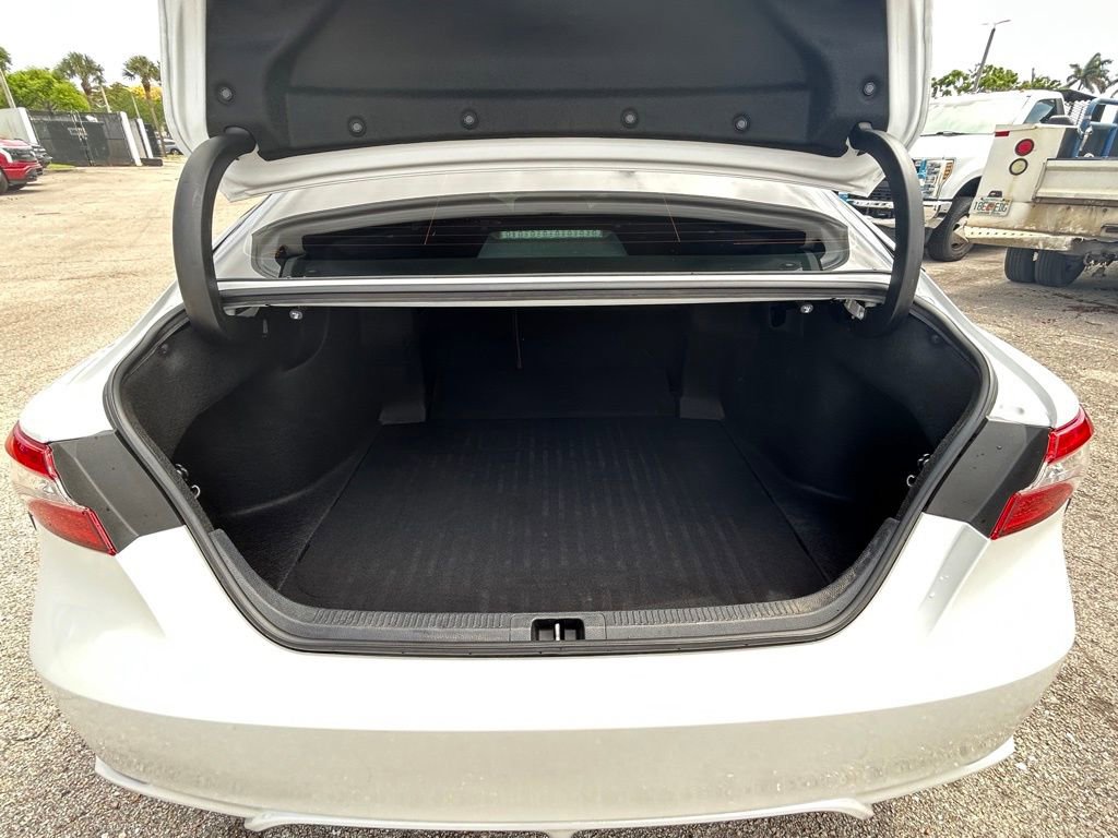 Used 2020 Toyota Camry XSE image 30