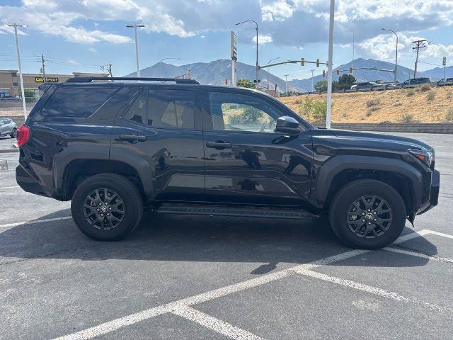 Used 2025 Toyota 4Runner SR5 AWD/4WD image 9
