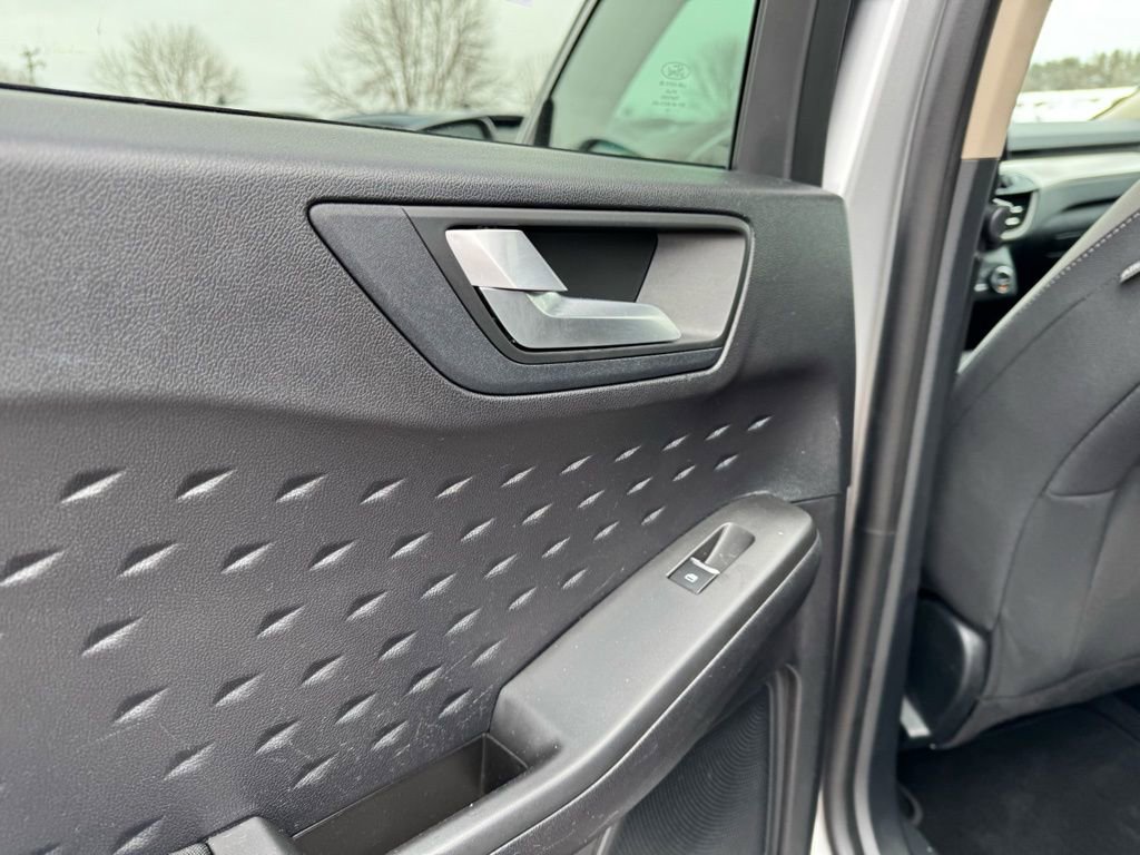 Certified 2020 Ford Escape SE image 24