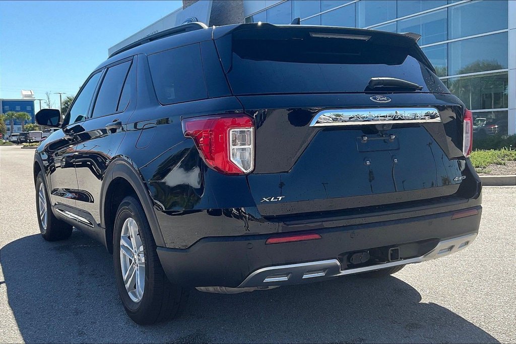 Certified 2023 Ford Explorer XLT w/ Equipment Group 202A AWD/4WD image 4