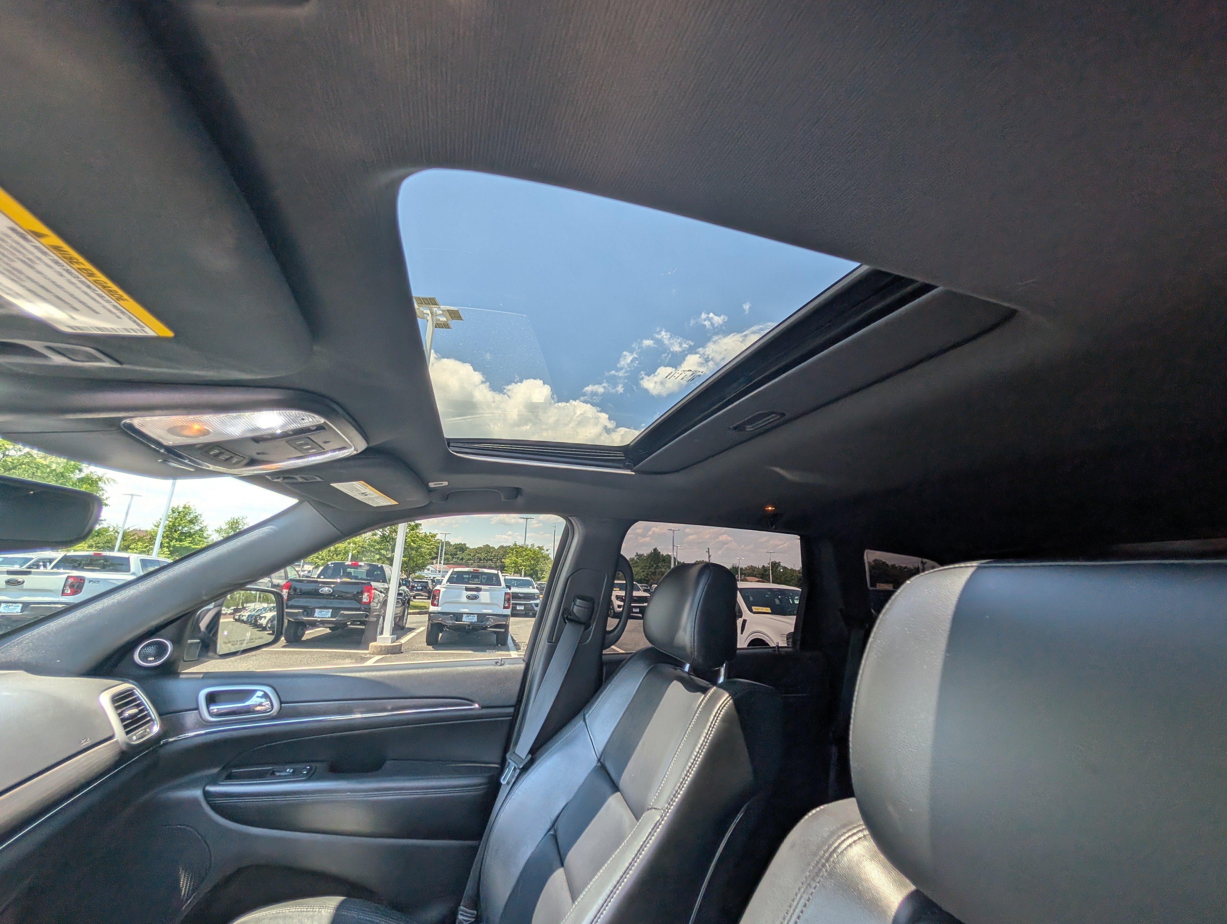 Used 2018 Jeep Grand Cherokee Limited AWD/4WD image 19