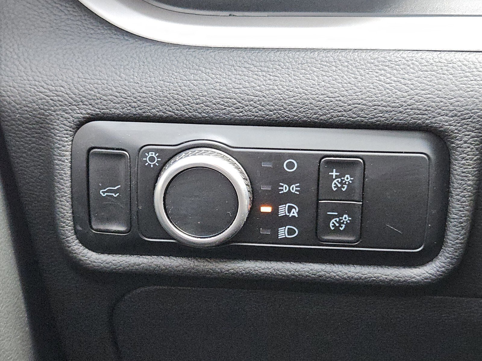 Certified 2024 Ford Explorer XLT image 24