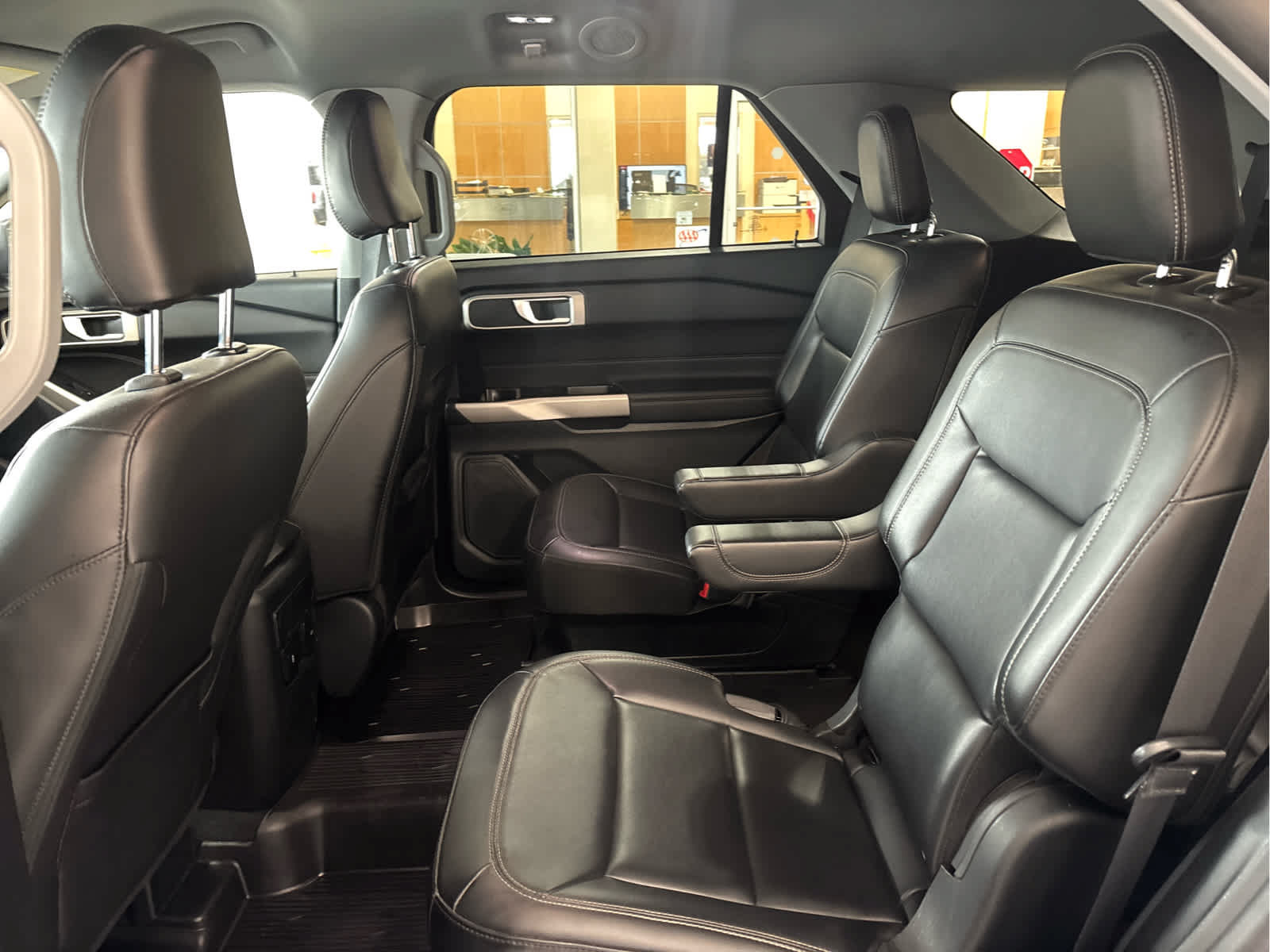Certified 2024 Ford Explorer XLT w/ Equipment Group 202A AWD/4WD image 24