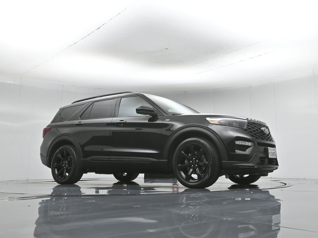 Certified 2024 Ford Explorer ST-Line w/ Class IV Trailer Tow Package RWD image 4