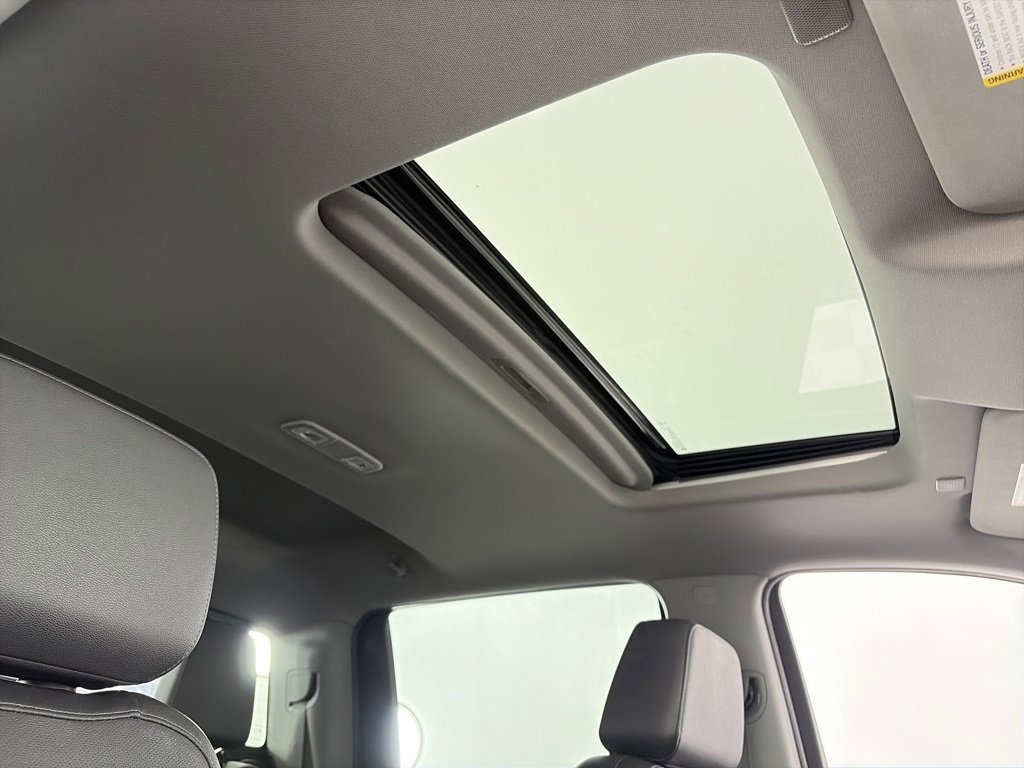 Used 2022 GMC Sierra 3500 SLT w/ SLT Premium Package image 32