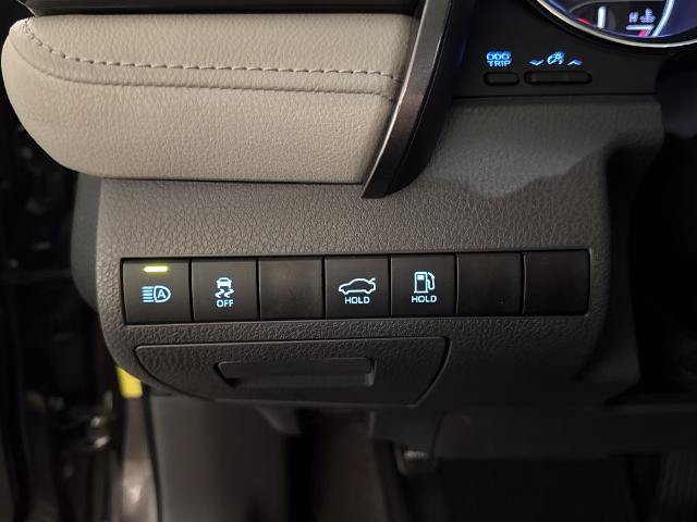 Used 2019 Toyota Camry LE FWD image 13