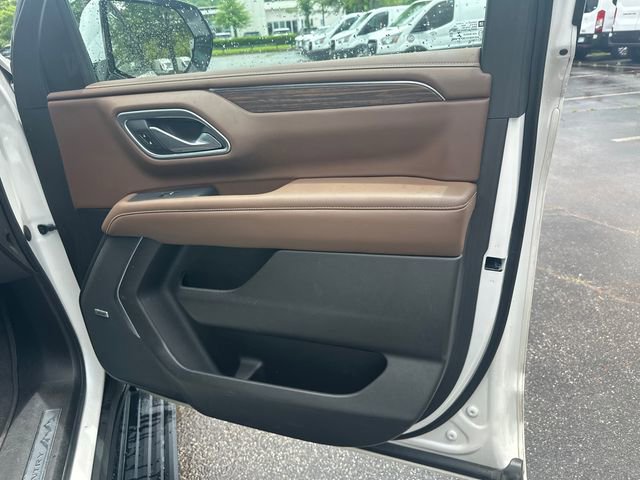 Used 2021 Chevrolet Suburban High Country w/ Premium Package AWD/4WD image 16