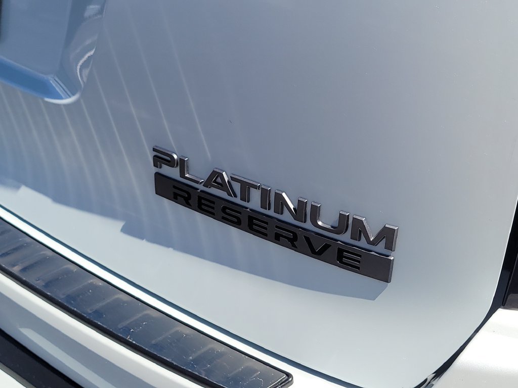 Used 2025 Nissan Armada Platinum Reserve RWD image 6