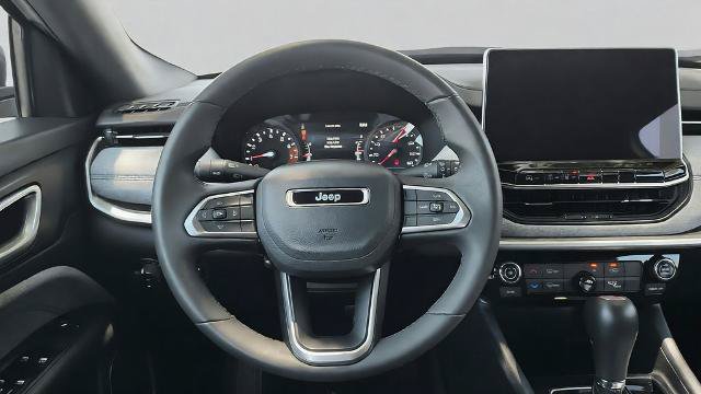 Used 2024 Jeep Compass Latitude AWD/4WD image 23