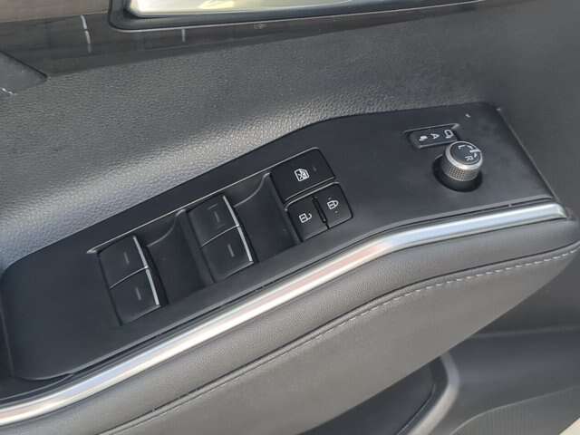 Used 2023 Toyota Highlander Limited FWD image 14